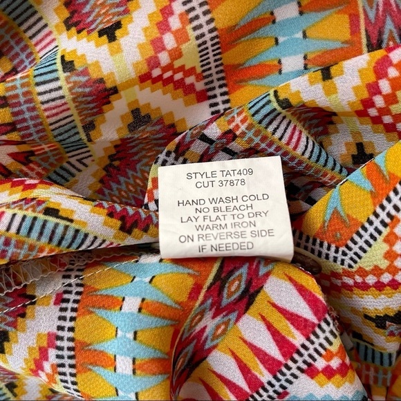 Fig and Flower V Neck Chiffon Geometric Aztec Print M - Picture 12 of 16